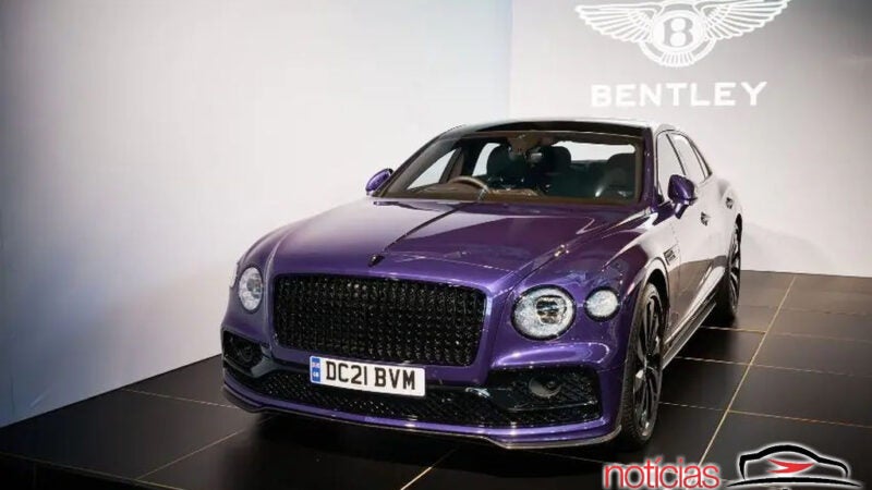 Bentley Flying Spur Hybrid marca mudança eletrificada no luxo
