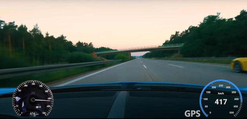 Bugatti Chiron alcança novo marco na Autobahn: 417 km/h! (vídeo)