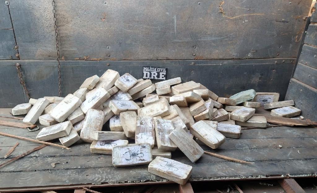 Polícia Civil apreende carga com 102 tabletes de cocaína no interior de MT