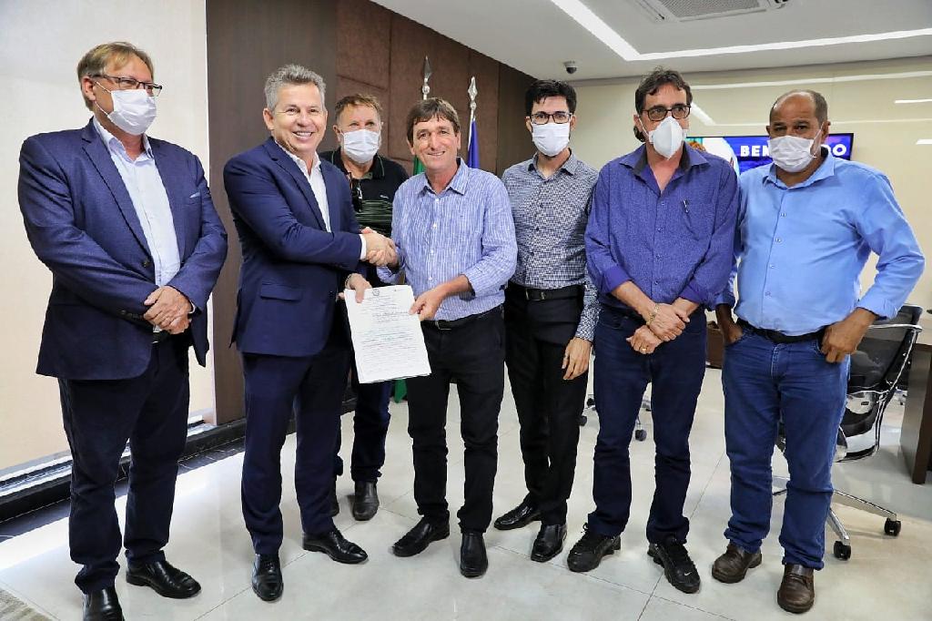 Governo recebe escritura e lança em 15 dias licitação para construção do Hospital Regional de Tangará da Serra