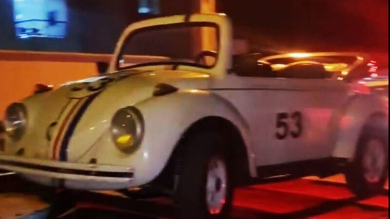 Carrinho infantil é guinchado pela PM em Santa Catarina