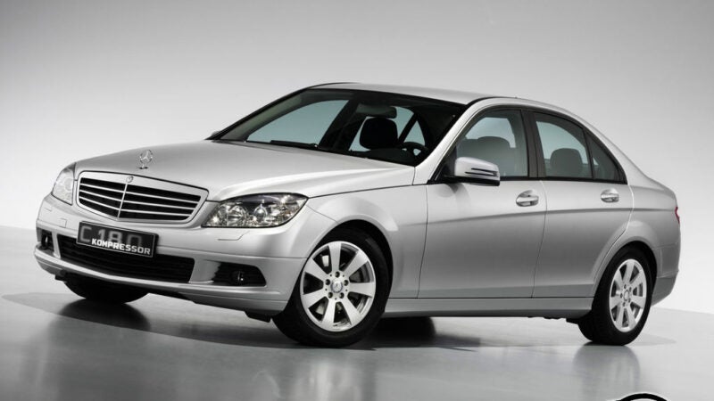 VÍDEO: Ainda tem motorista que acredita que escadaria é rua