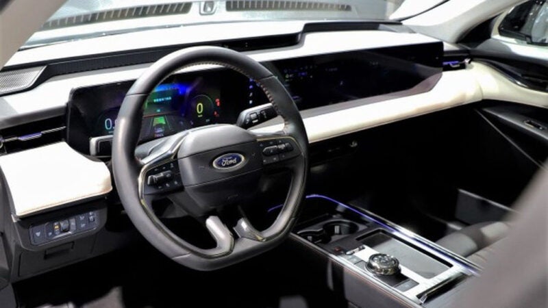Novo Fusion: Ford Mondeo 2023 mostra interior high tech na China