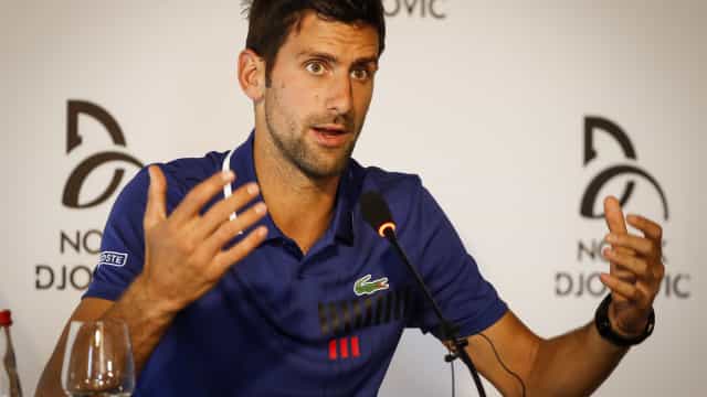 Barrado em aeroporto, Djokovic tem visto cancelado e deve deixar Austrália