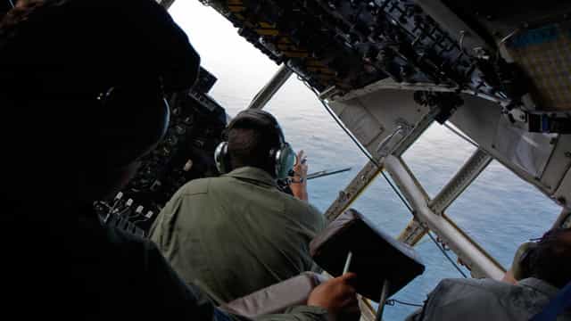 Trabalhador da aviação critica corte de comissários em voo para contornar crise da ômicron