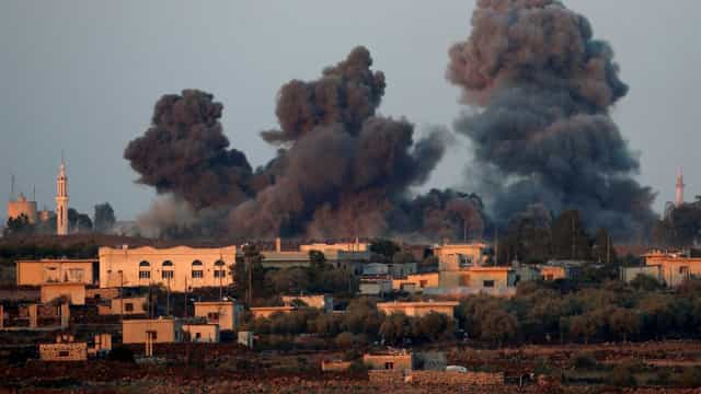 Estado Islâmico ataca prisão na Síria, e curdos reagem e matam 39 combatentes