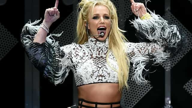 ‘Hora do bumbum’, diz Britney Spears ao publicar mais fotos seminua