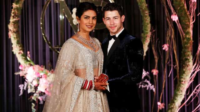 Por meio de barriga de aluguel, nasce 1º filho de Nick Jonas e Priyanka Chopra