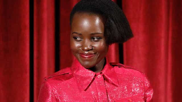 Lupita Nyong’o testa positivo à Covid-19