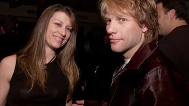 Famosos que se casaram com namorados da escola