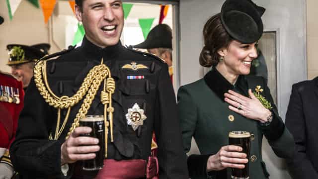 Príncipe William brinca com Kate Middleton que não quer ter mais filhos