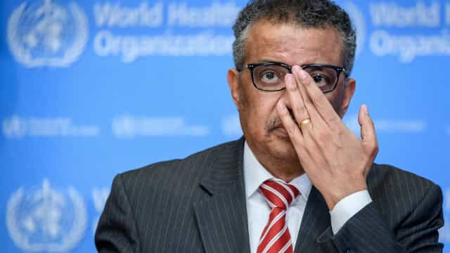 Mundo atravessa um "momento crítico" da pandemia de Covid-19, alerta OMS