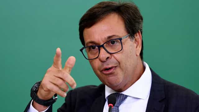 Ministro do Turismo defende afrouxar regras sobre Covid para retomar cruzeiros