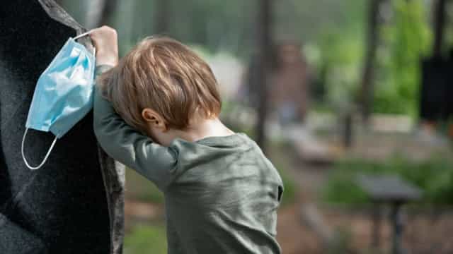 Covid mata quatro vezes mais crianças de 0 a 4 anos no Brasil que maiores de 5