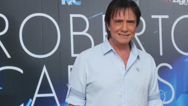 Roberto Carlos avalia se mantém cruzeiro em navio que teve surto de Covid
