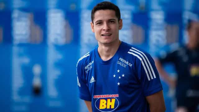 Vasco acerta a contratação do volante Matheus Barbosa