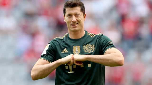 Lewandowski e Alexia Putellas são eleitos melhores jogadores do mundo
