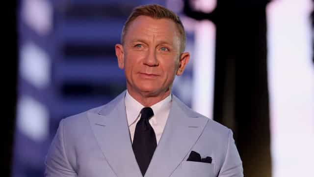 Daniel Craig descobre ferimento na cabeça durante entrevista