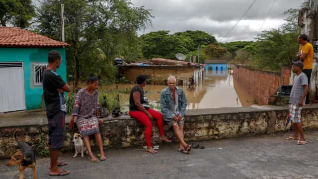 Governo vai liberar R$ 2,3 bi para recuperar cidades e estradas afetadas por chuvas