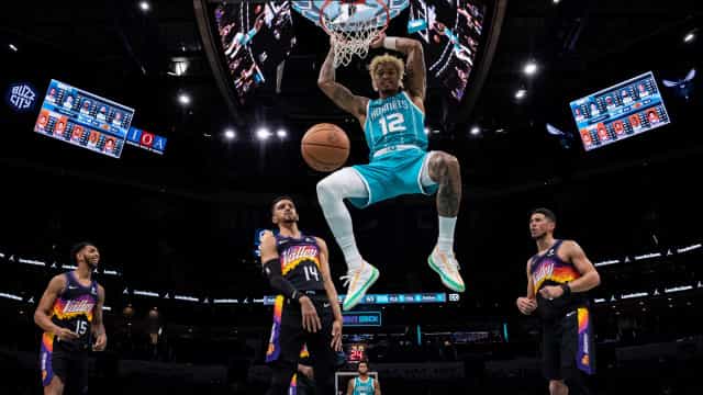 Suns dominam Hornets, vencem e continuam na caça aos Warriors; Lakers ganham