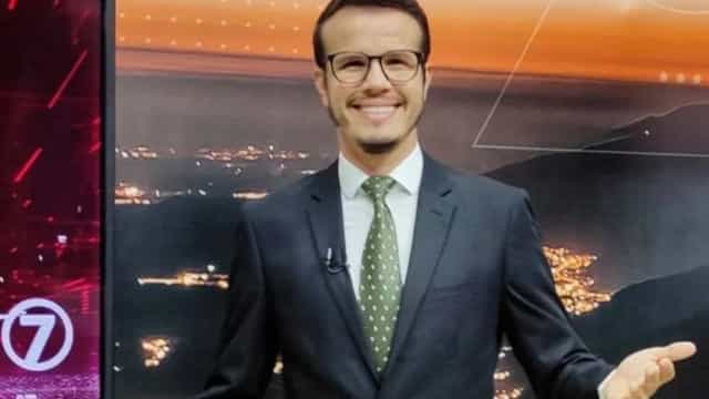 Apresentador de afiliada do SBT está no CTI após desmaiar ao vivo