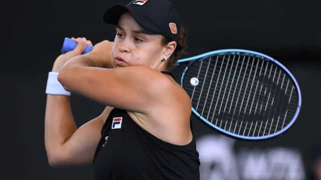 Barty quebra seu recorde de aces, derrota americana e avança à semi em Adelaide