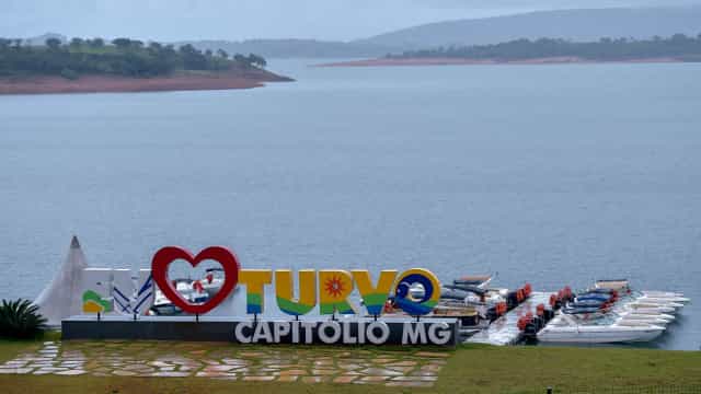 Mortes em Capitólio São 10, metade da mesma família; lancha alterou rota