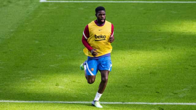 Barcelona reduz salário de Umtiti em  renovação até 2026 para inscrever Ferrán