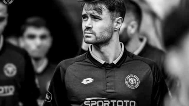 Ex-seleção da Turquia morre em acidente de carro aos 27 anos