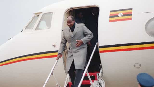 Ditador de Uganda prende escritor que chamou seu filho de obeso