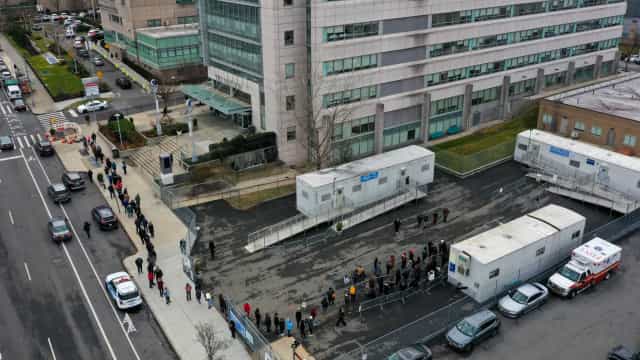 Hospitalizações por Covid nos EUA batem recorde com avanço da ômicron