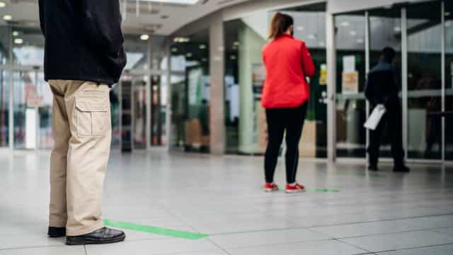 Bancos registram avanço de Covid e fecham agências para descontaminação