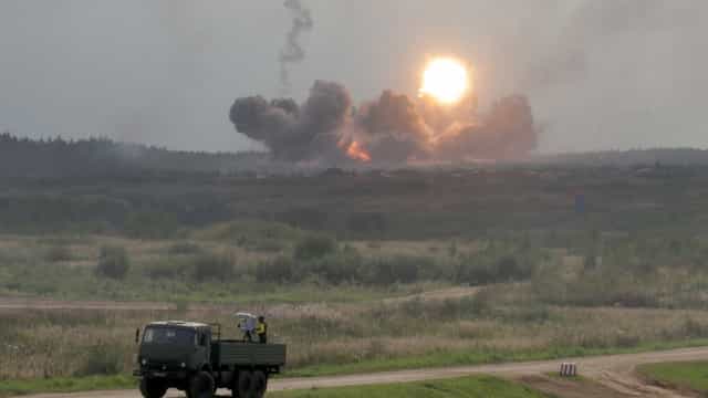 Putin testa novo bombardeiro para ataques nucleares