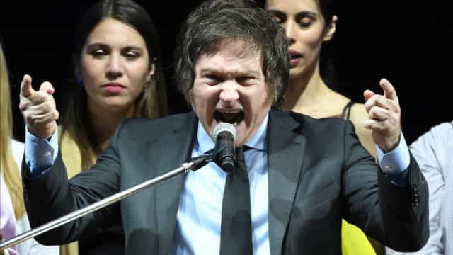 Deputado libertário argentino sorteia o próprio salário, e kirchnerista ganha o dinheiro