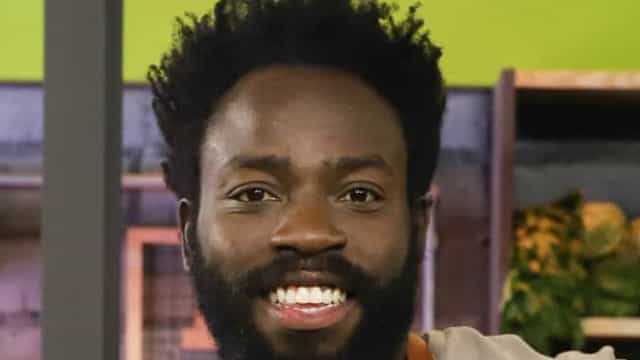 Família de Douglas Silva relata mensagens de ódio e racismo e vai à Justiça