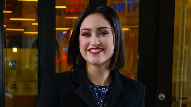 Atriz que interpretou Madonna em documentário morre aos 26 anos