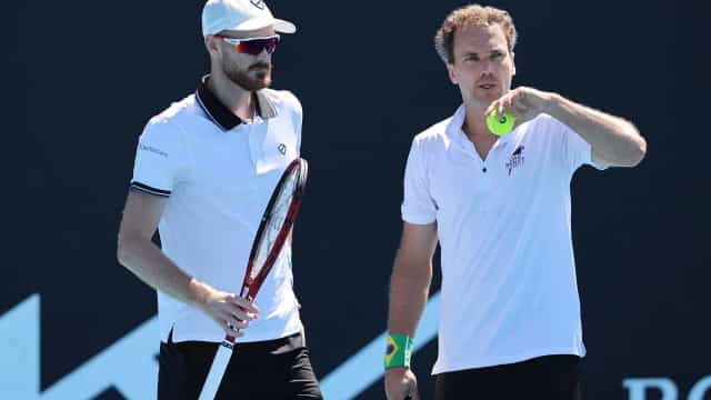 Bruno Soares e Jamie Murray estreiam com vitória tranquila no Aberto da Austrália