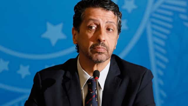 Sob Joaquim Leite, política ambiental de Salles e Bolsonaro continua