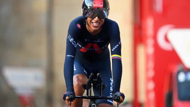 Ciclista Egan Bernal sofre grave acidente e passa por três cirurgias