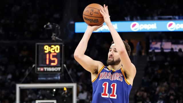 Thompson tira Warriors do sufoco com cesta de 3 e encaminha vitória sobre os Nets