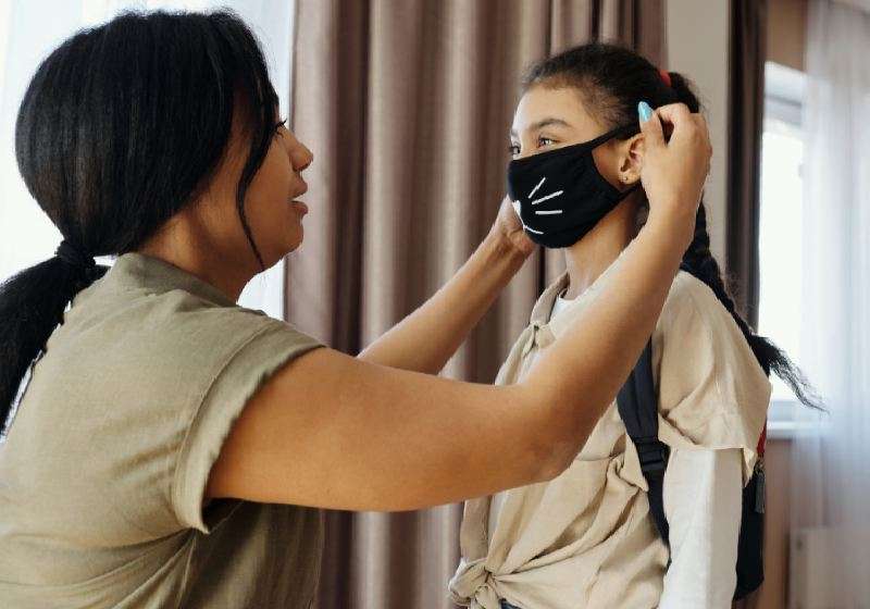 OMS diz que mundo poderá vencer Covid em 2022, mas faz alerta ao Brasil