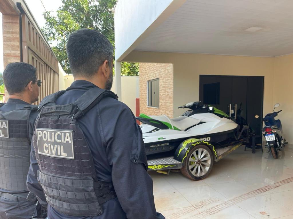Operação mira lucro financeiro de organização criminosa, apreende 23 veículos e R$ 30 mil em dinheiro