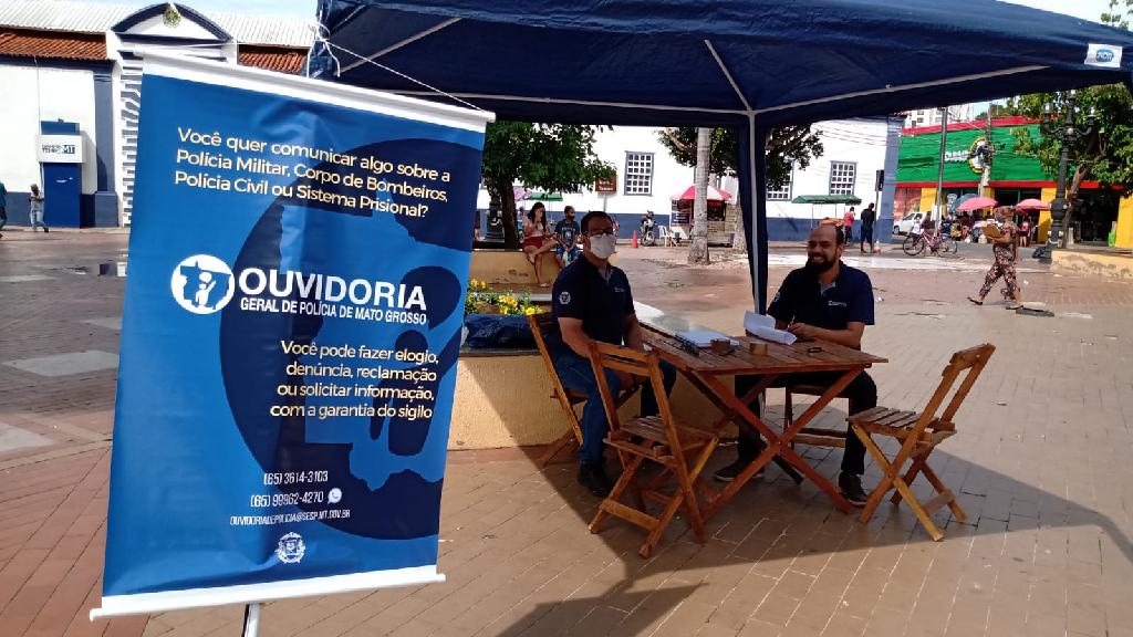 Ouvidoria Geral de Polícia monta tenda na praça para ouvir a população