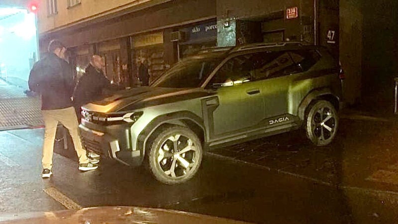 Dacia Bigster é flagrado em Praga após se ocultar da imprensa