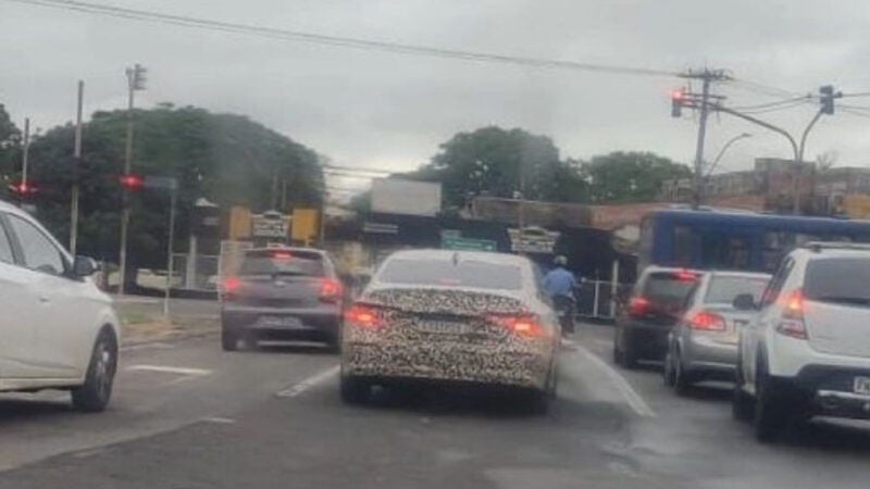 Novo Honda Civic Hybrid continua teste para chegar ainda em 2022