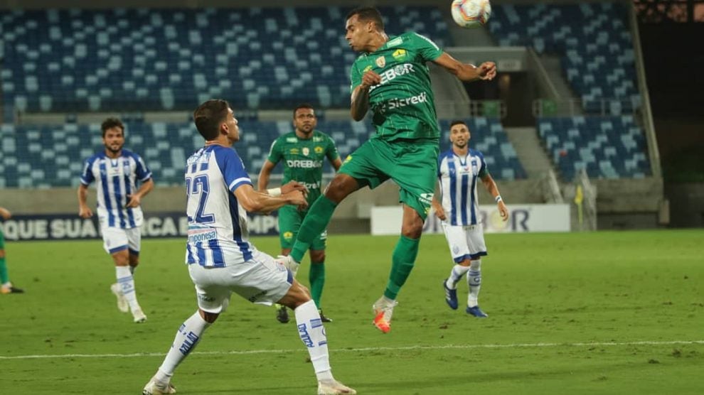 Gols foram marcados por Elton e Rodriguinho para o Cuiabá
