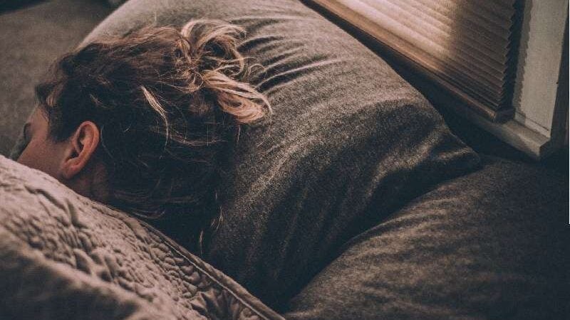 Dormir bem reduz apetite em até 500 calorias por dia, revela estudo
