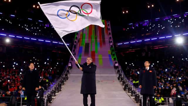 Jogos de Inverno tentam desviar de Covid-19 e tensão política em Pequim