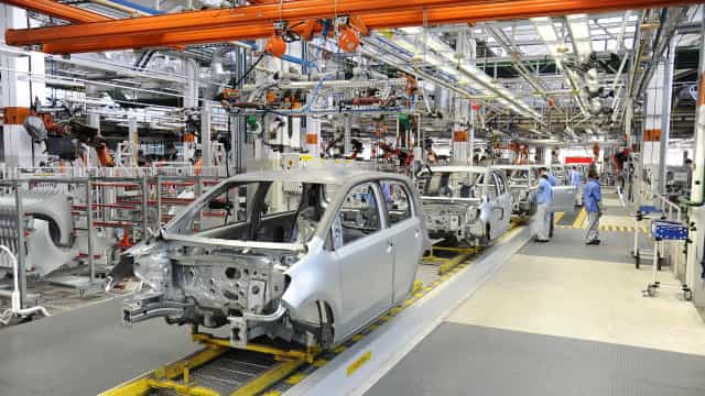 Produção de veículos desaba em janeiro, com ômicron e férias coletivas