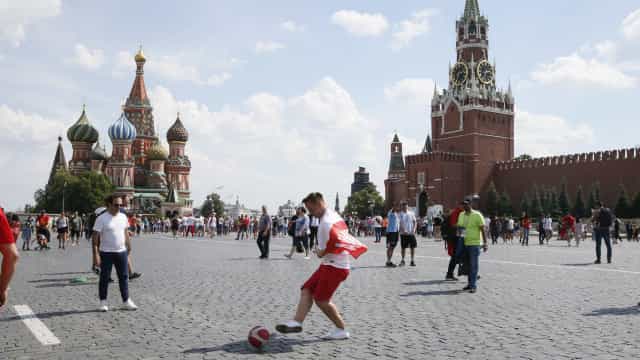 Tensão em crise de Rússia e Ucrânia passa longe do cotidiano em Moscou